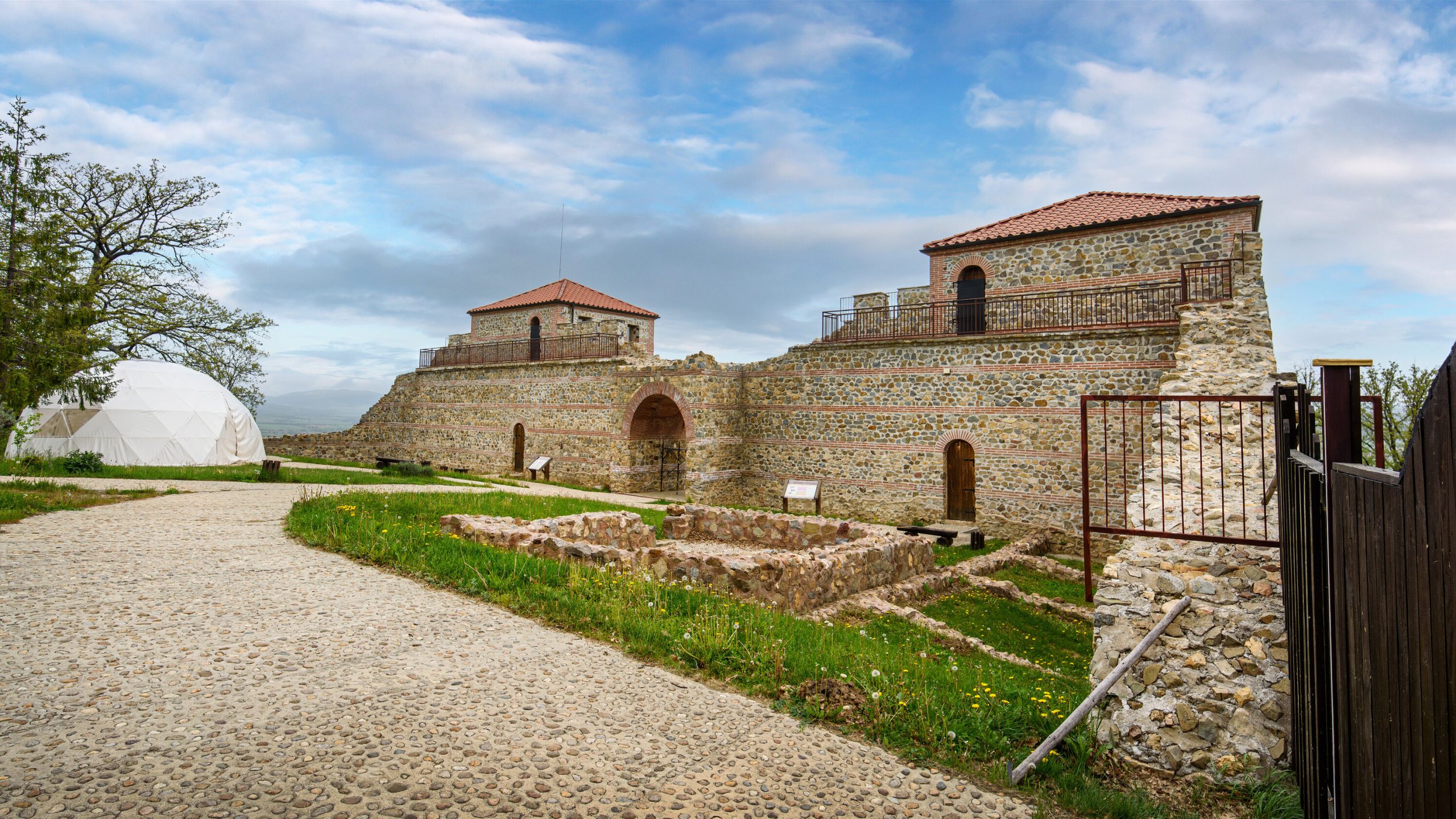 Tsari Mali Grad